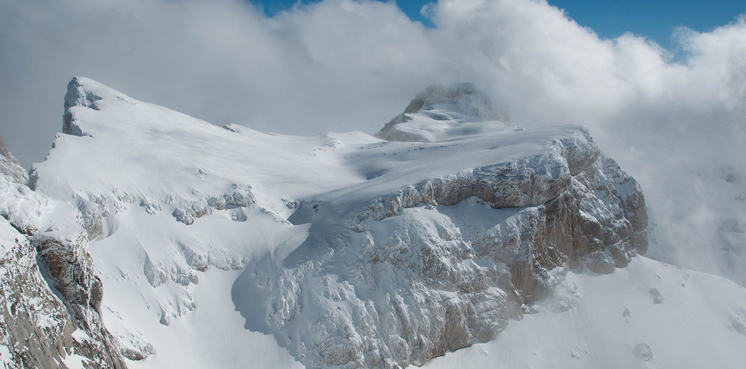 Collaradeta 2.729 m y peña Nevera 2.721 m