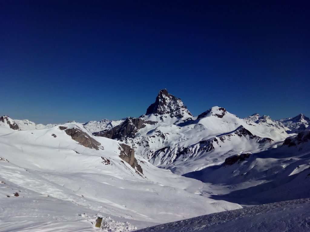 Montaña invernal