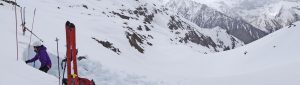 El boletín de peligro de aludes (BPA) publicado por A Lurte es una herramienta de prevención del riesgo donde se trata de exponer la situación nivometeorológica local de la cuenca del valle de Canfranc, desde su cabecera al norte en los valles de Candanchú y Astún hasta su cierre en Villanúa.